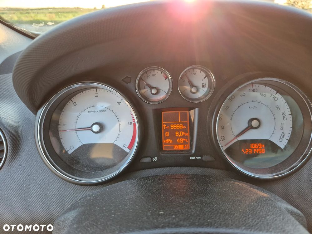 Peugeot 308 HDi FAP 150 Active - 12