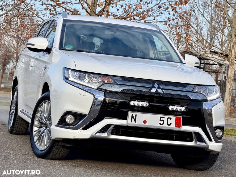 Mitsubishi Outlander 2.4 4WD Plug-In Hybrid - 3