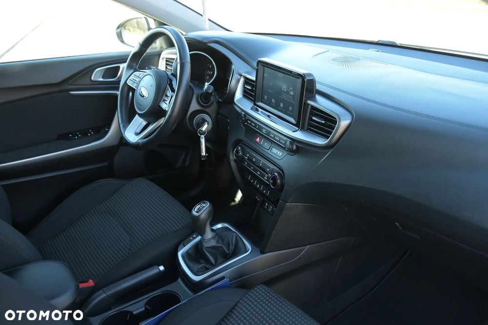 Kia Ceed - 22