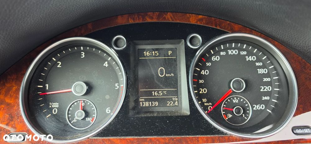 Volkswagen Passat 2.0 TDI Comfortline R-Style DSG - 31