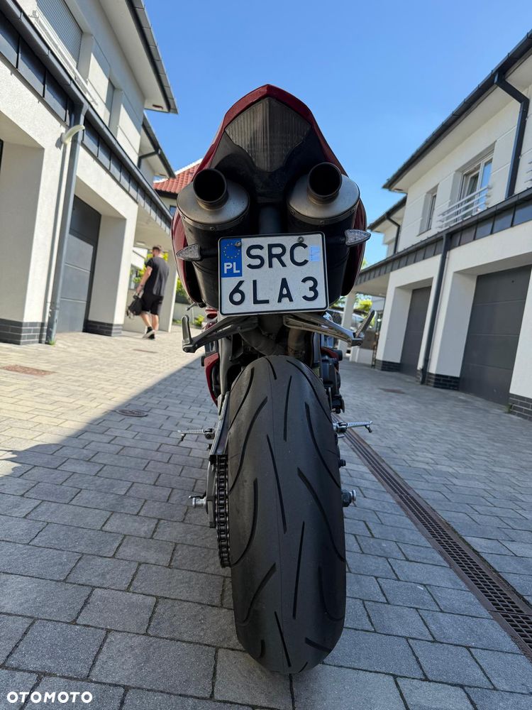 Yamaha R1 - 2