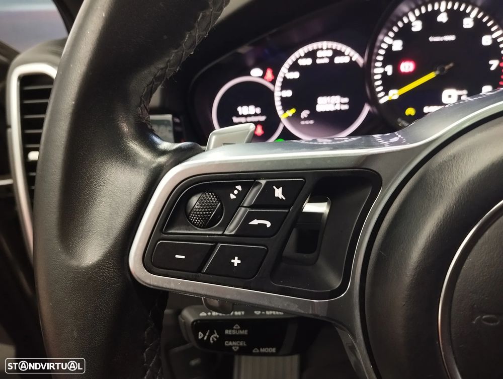 Porsche Cayenne Coupé E-Hybrid - 29