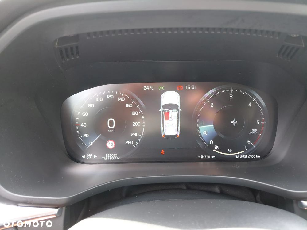Volvo XC 60 D3 Momentum Pro - 17
