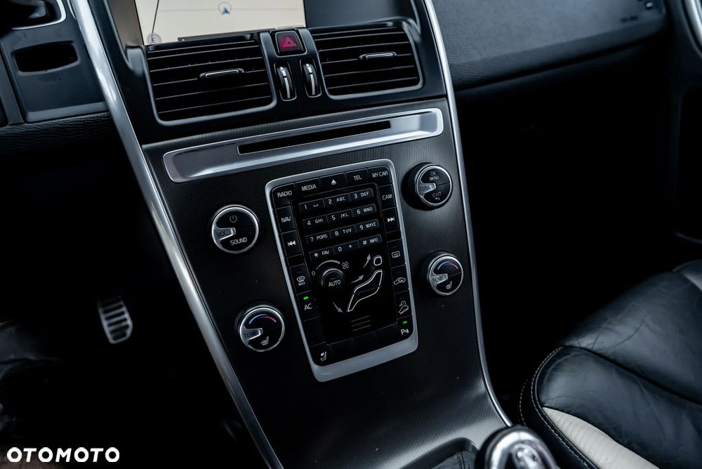 Volvo XC 60 D5 AWD RDesign - 38