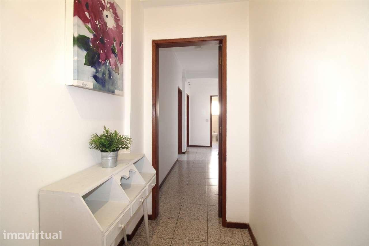 Apartamento T2 mobilado e equipado, Zona de Celas / Olivais - Grande imagem: 5/10