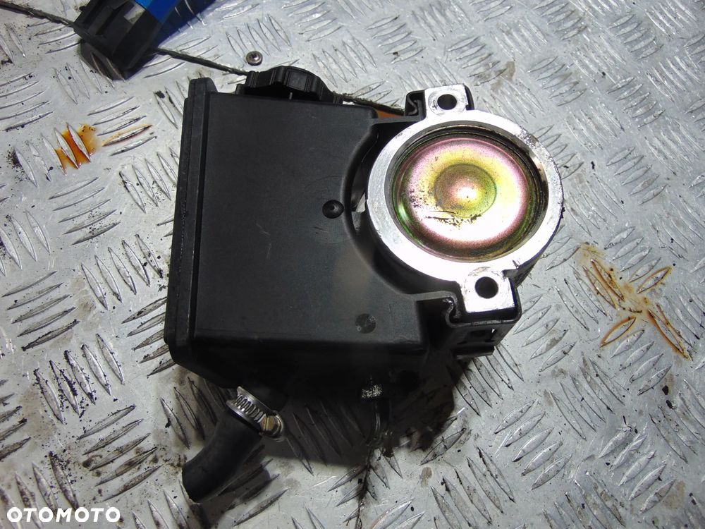 pompa wspomagania opel vectrac z22se 24432252 - 3