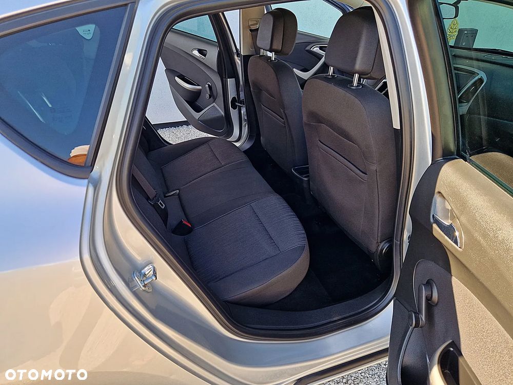 Opel Astra 1.4 Turbo 150 Jahre - 14