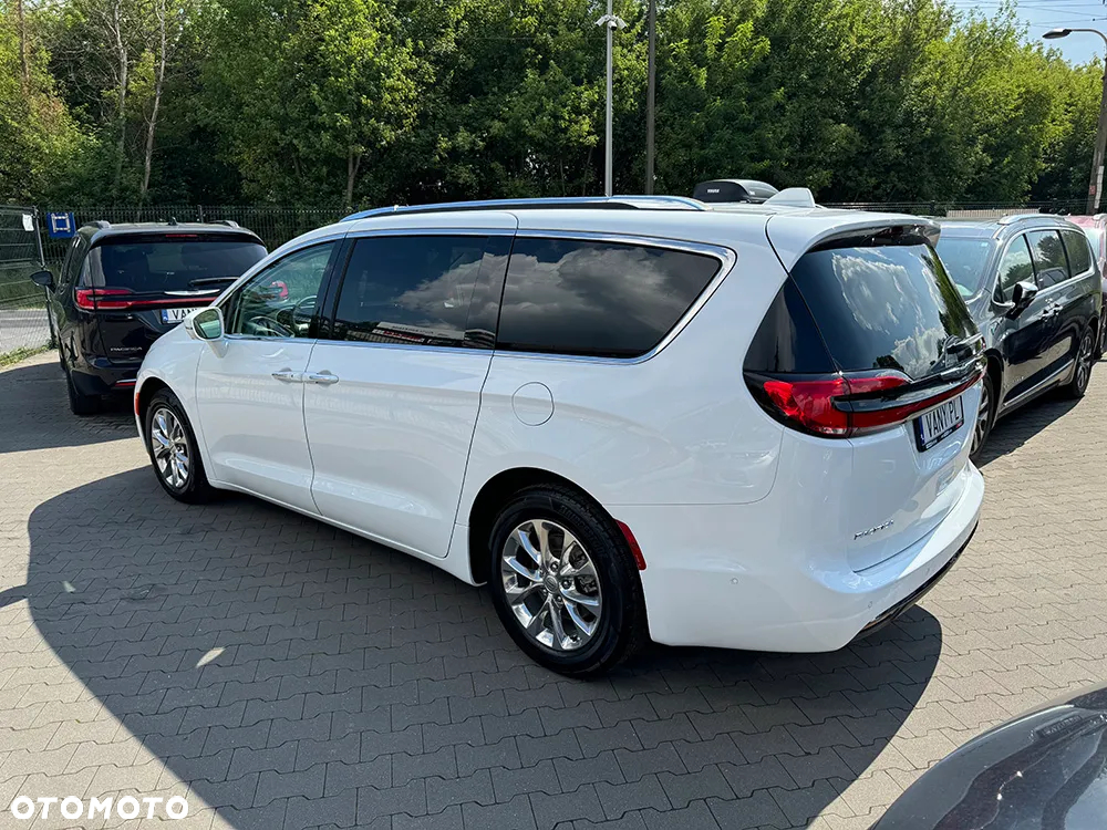 Chrysler Pacifica - 37