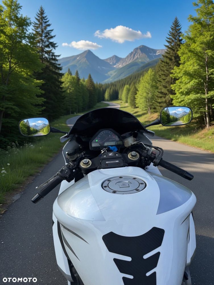 Honda CBR - 4