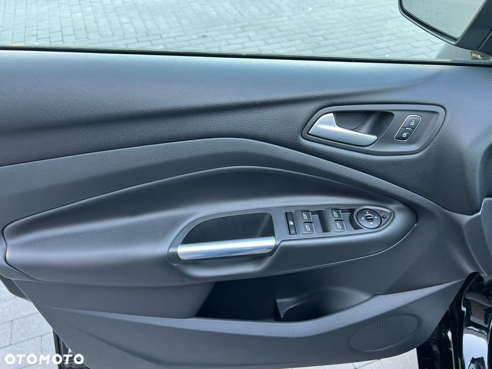 Ford Kuga 2.0 TDCi 4x4 ST-Line - 22