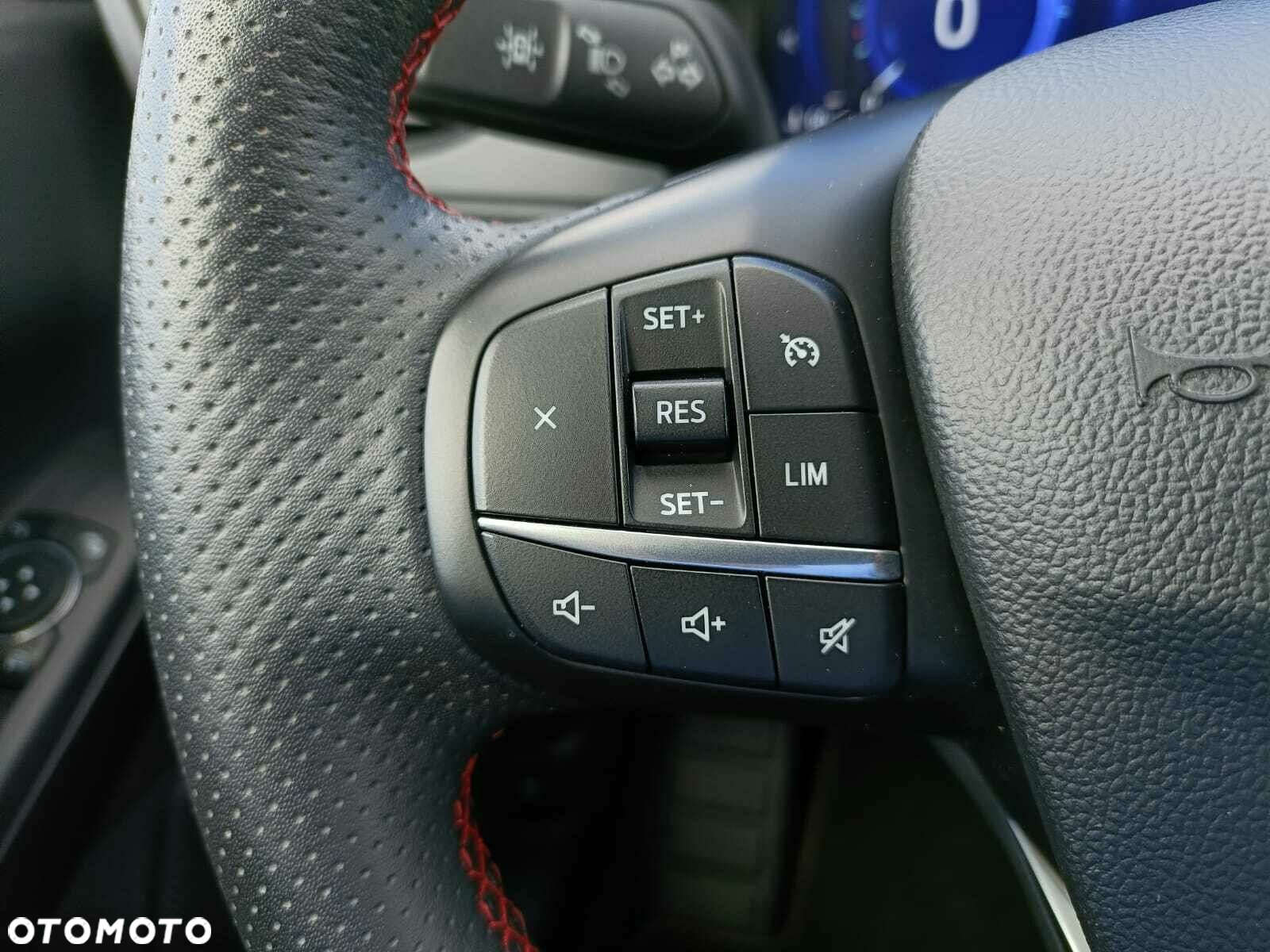Ford Kuga - 17