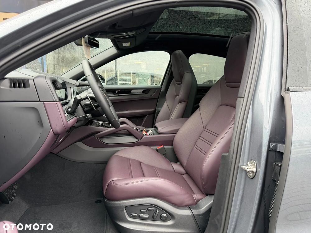 Porsche Cayenne E-Hybrid PHEV Black Edition - 18