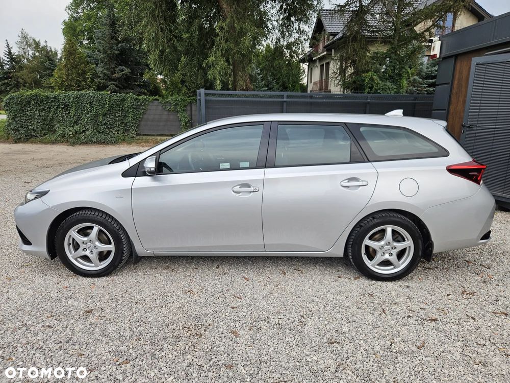 Toyota Auris 1.6 Premium - 6