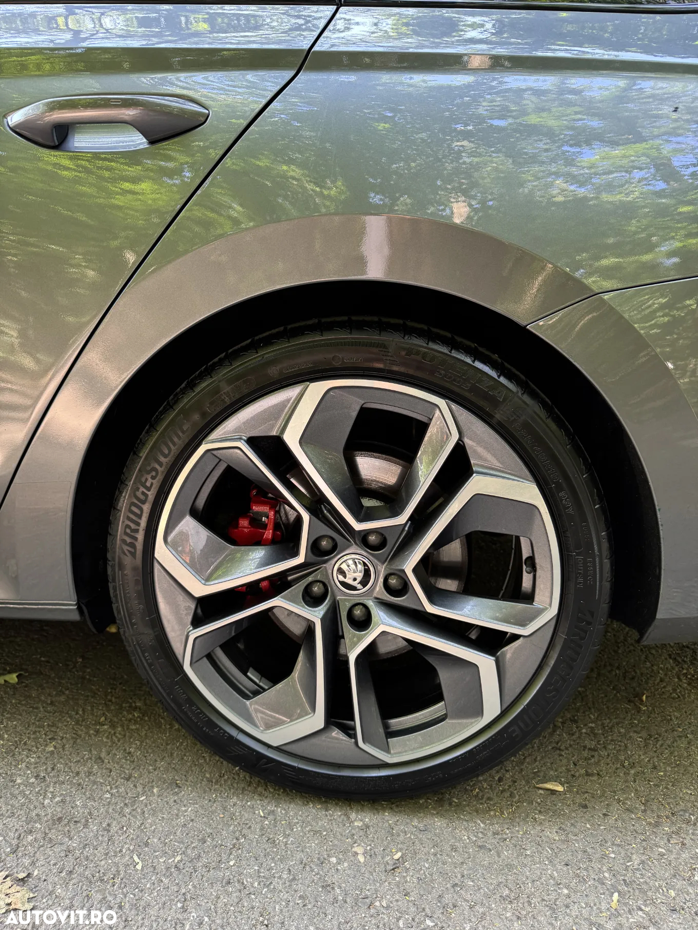 Skoda Octavia Combi 2.0 TSI DSG RS - 29