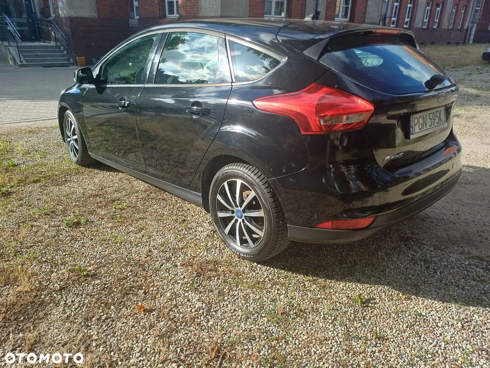 Ford Focus 1.5 TDCi ECOnetic 88g Start-Stopp-System Titanium - 4