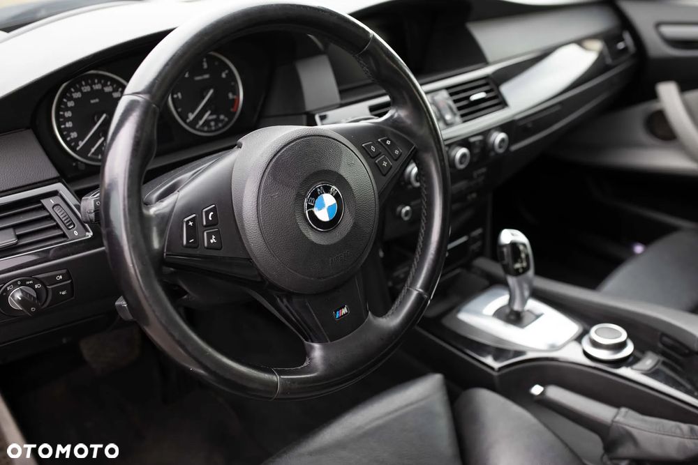 BMW Seria 5 530d Touring - 3