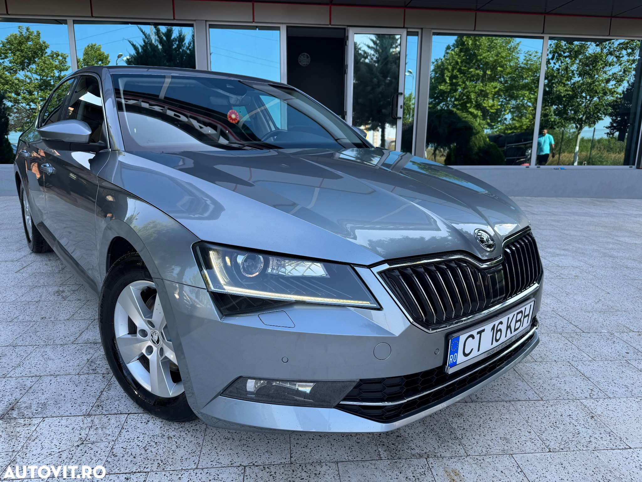 Skoda Superb 2.0 TDI 4x4 Active - 3