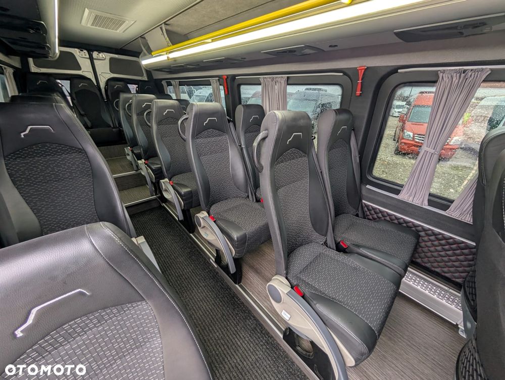 Mercedes-Benz Sprinter 519 - 19