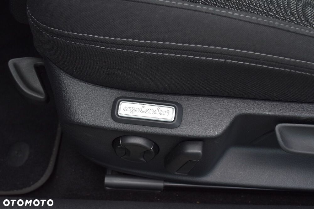 Volkswagen Passat - 29