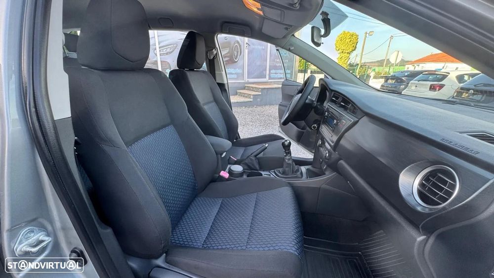 Toyota Auris Touring Sports 1.4 D-4D Active+AC - 24