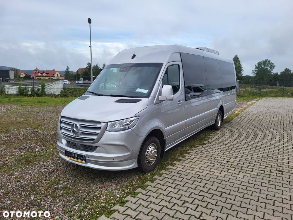 Mercedes-Benz Sprinter 517 CDI NOWA ZABUDOWA 24 miejsca +3 stojące - 2