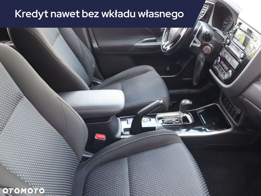 Mitsubishi Outlander - 11