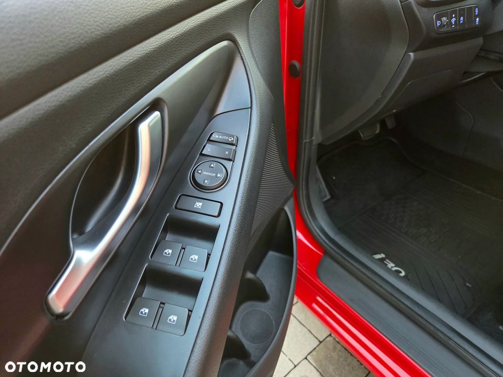 Hyundai i30 1.6 D Comfort DCT - 19