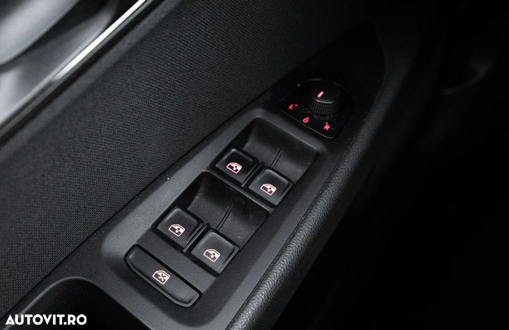 Seat Leon 1.6 TDI CONNECT - 7