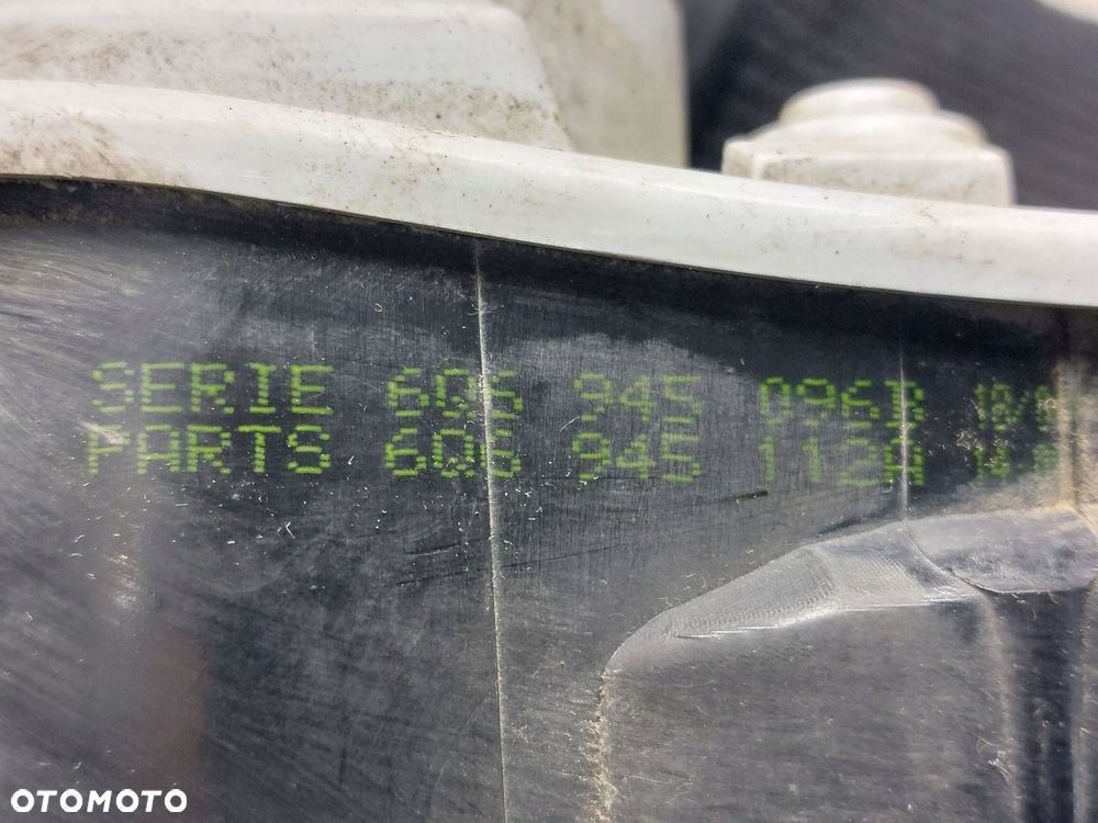 LAMPA PRAWY TYŁ VOLKSWAGEN POLO IV HB 5D 6Q6945096B - 4