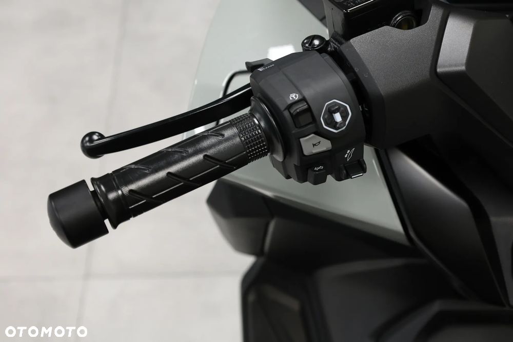 Honda NSS - 28