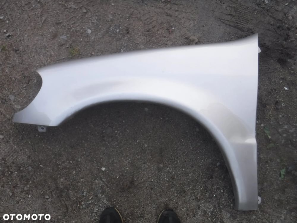 Mercedes ML FL Lift blotnik lewy  bez rdzy 693 C693 - 6