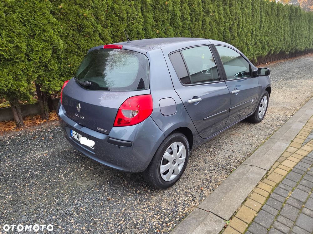 Renault Clio 2006 photo 4