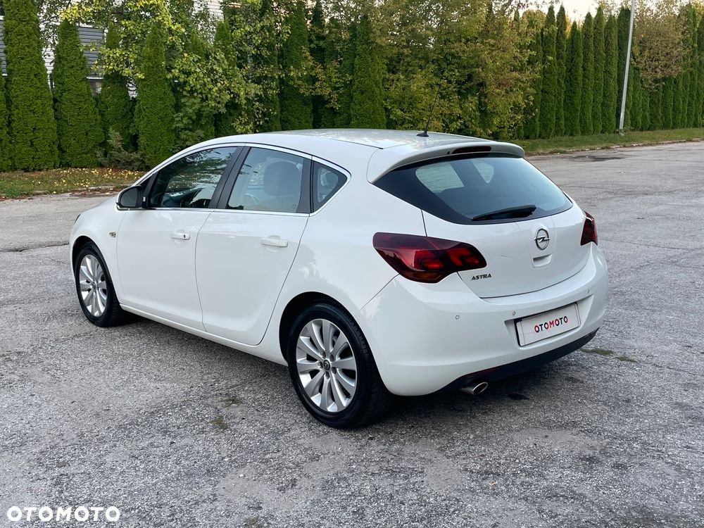 Opel Astra 1.4 Turbo Exklusiv - 37