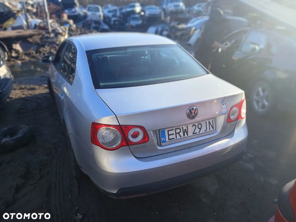 volkswagen jetta LA7W maska zderzak lampa grill błotnik drzwi zbiornik paliwa szyba lusterko - 3