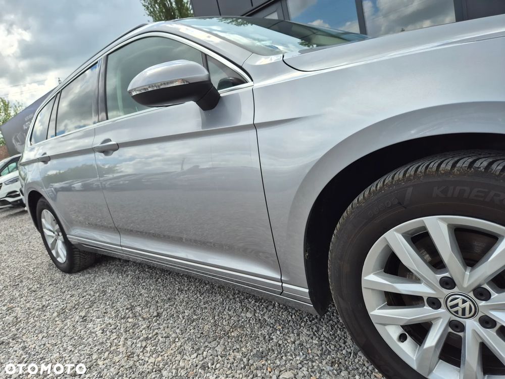 Volkswagen Passat - 19