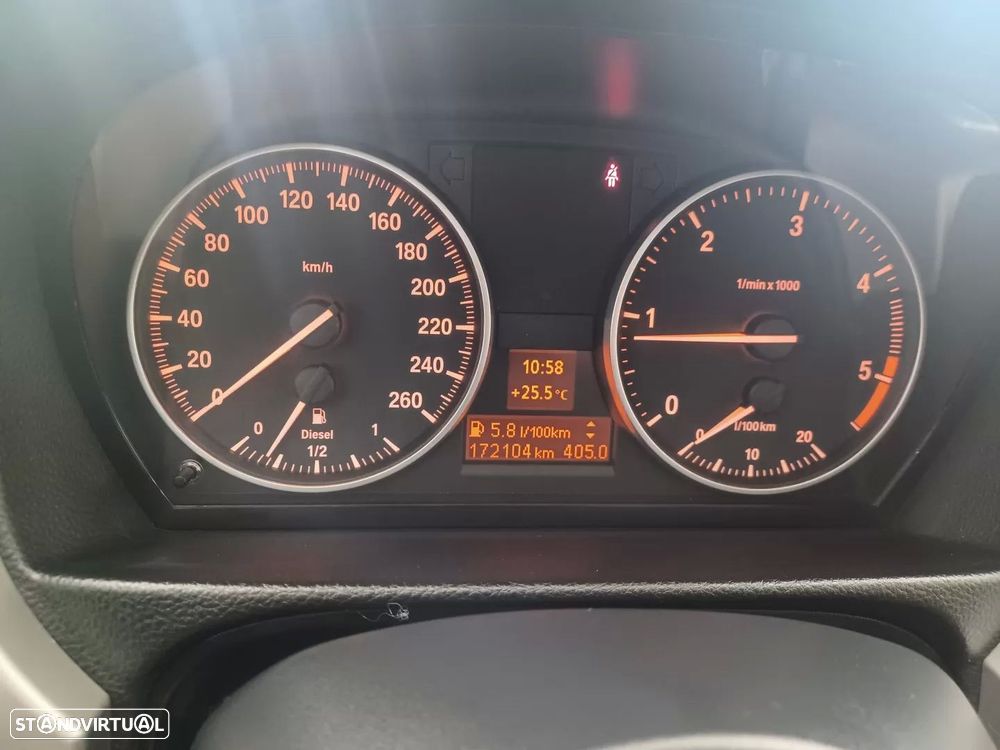 BMW 318 d — fotografia 15