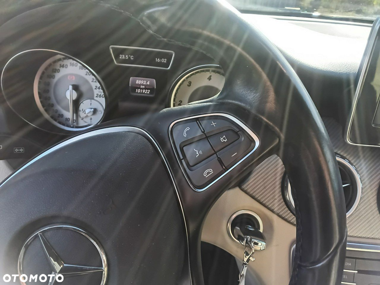 Mercedes-Benz GLA - 28