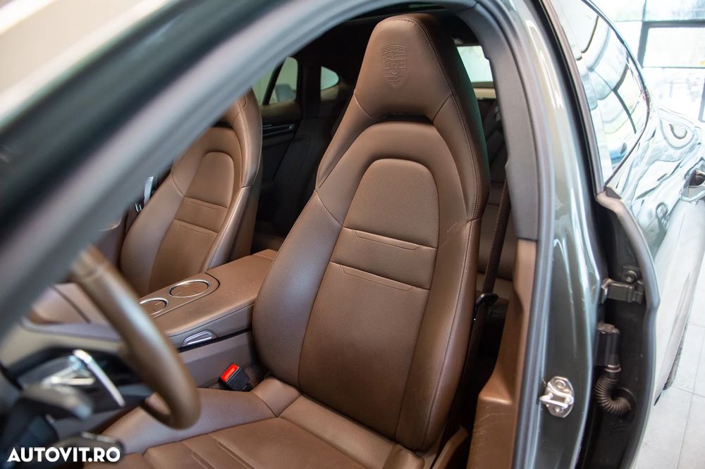Porsche Panamera 4 E-Hybrid Executive - 12