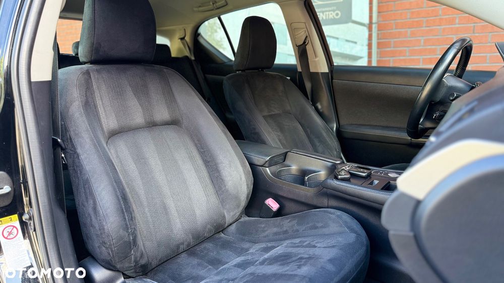 Lexus CT 200h Elite - 13