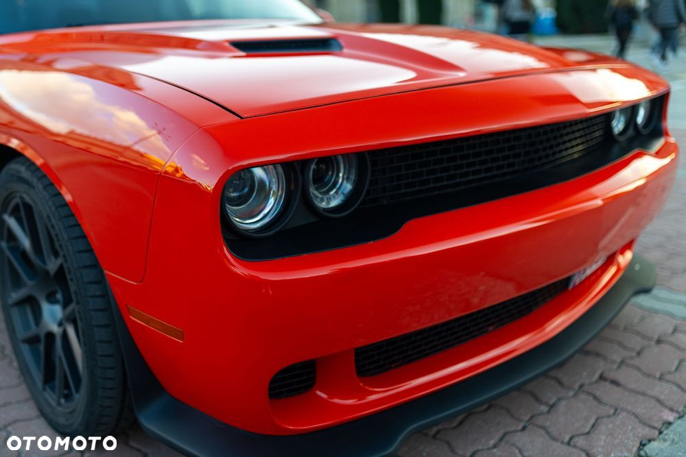 Dodge Challenger - 13
