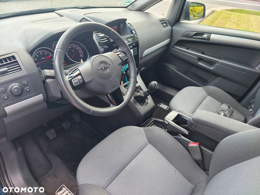 Opel Zafira - 9