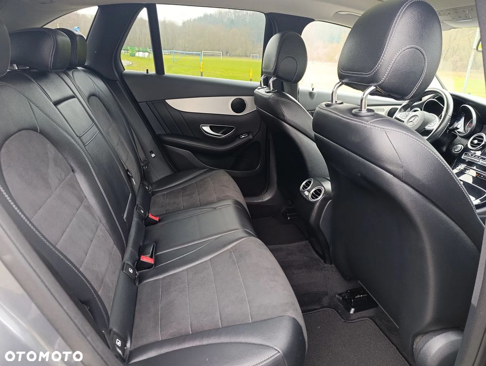 Mercedes-Benz GLC 220 d 4Matic 9G-TRONIC AMG Line - 17
