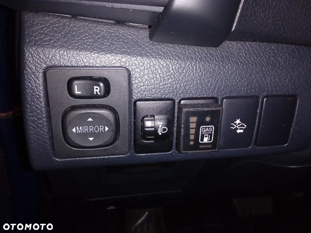 Toyota Auris Hybrid 135 Active - 19