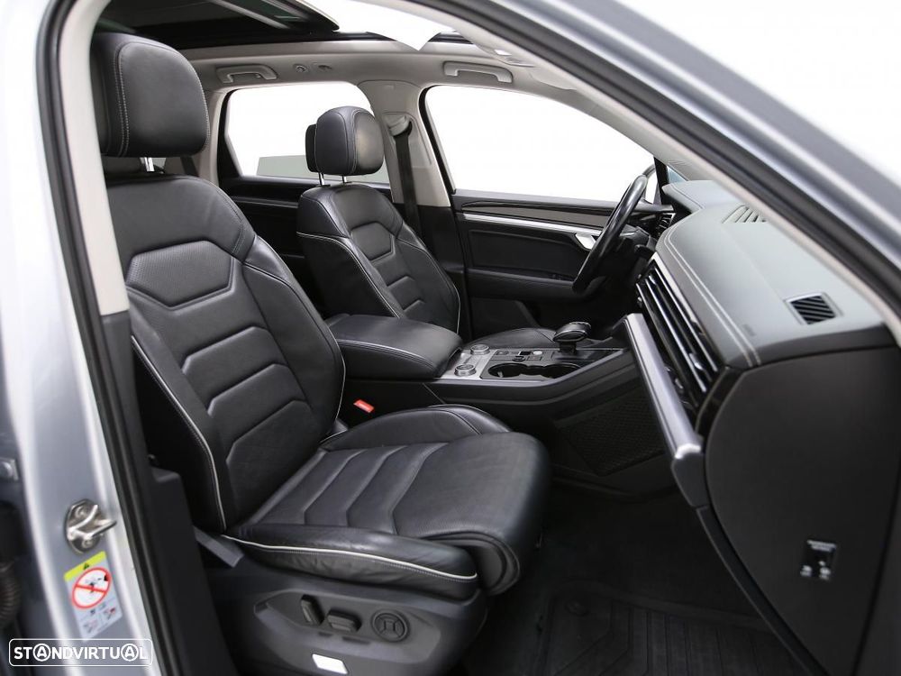 VW Touareg 3.0 TDI V6 Elegance - 10