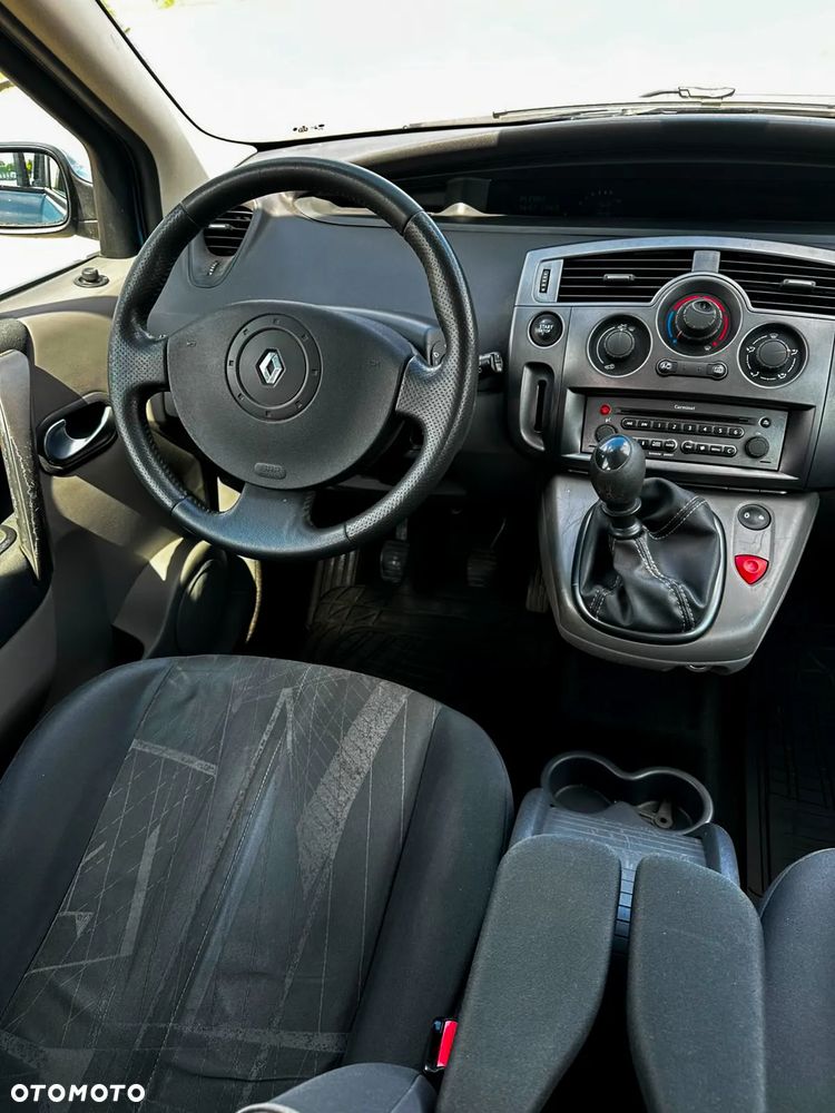Renault Scenic 2.0 16V Emotion - 5