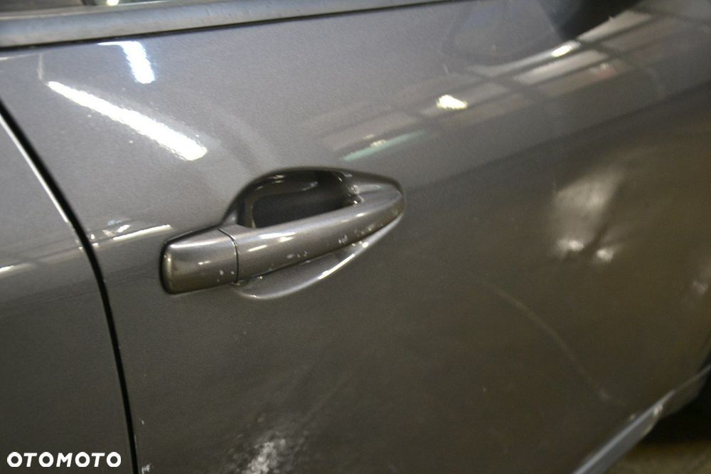 Peugeot 208 - 10