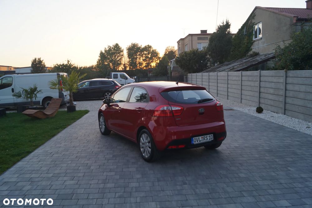 Kia Rio - 28
