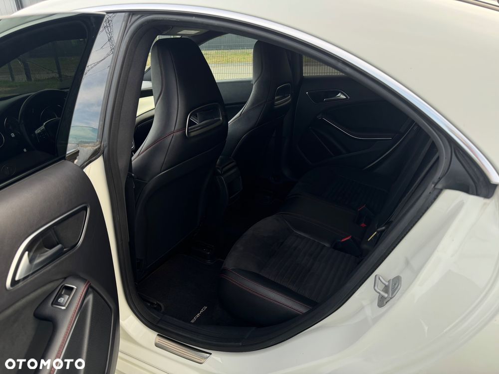 Mercedes-Benz CLA 200 7G-DCT AMG Line - 16
