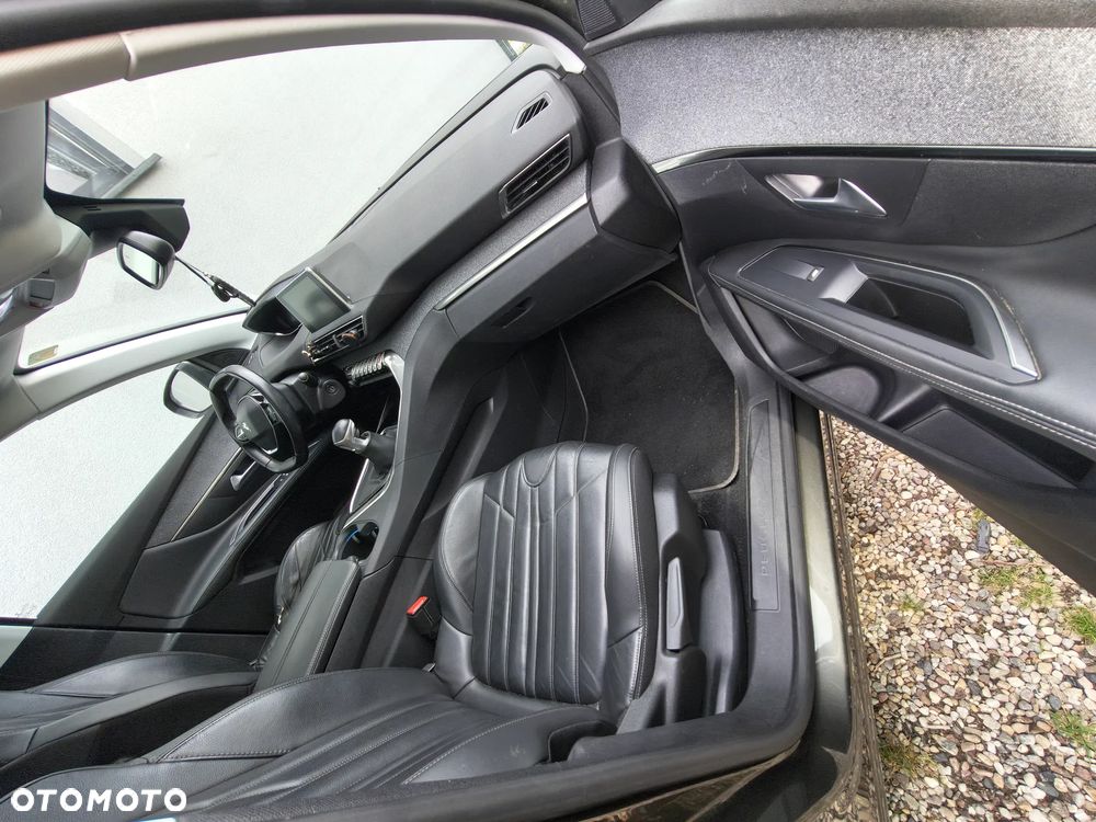Peugeot 5008 1.2 PureTech Allure Pack S&S - 22