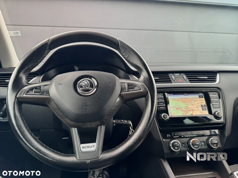 Skoda Octavia 2.0 TDI 4x4 DSG Scout - 15
